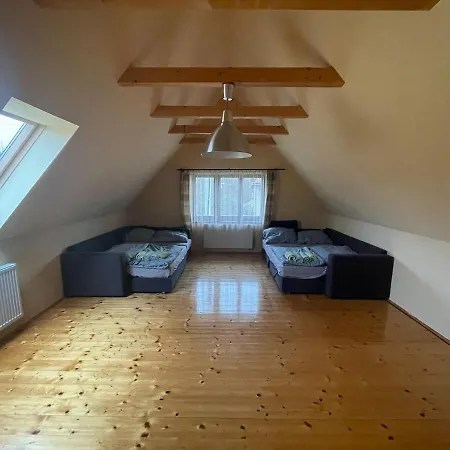度假居 Pod Nizkymi Tatrami *