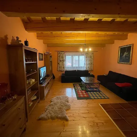 度假居 Pod Nizkymi Tatrami *